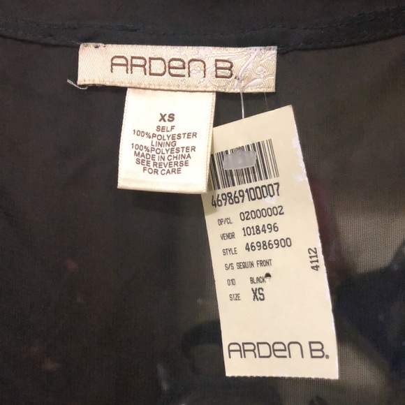 ✨HOST PICK!✨Ladies Arden B. Sequin Top - Picture 3 of 11